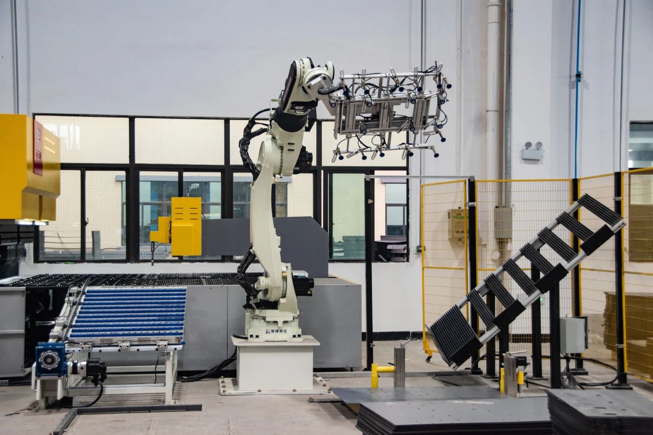 实力见证！汉德空压机受邀惠州电视台专访，讲述中国智造标杆故事