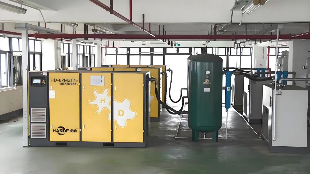 某电器企业采购8台汉德空压机，1 级能效领跑绿色生产